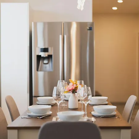 Apartman Spacious Family For 6 - Garage & Balcony Pozsony