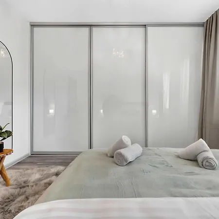 Spacious Family For 6 - Garage & Balcony Apartman
