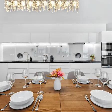 Apartman Spacious Family For 6 - Garage & Balcony Pozsony