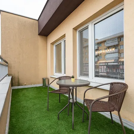 Apartman Spacious Family For 6 - Garage & Balcony *