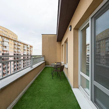 Spacious Family For 6 - Garage & Balcony Apartman Pozsony