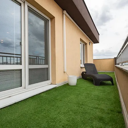 Spacious Family For 6 - Garage & Balcony * Pozsony