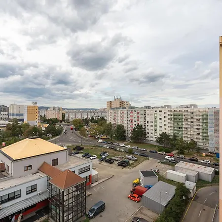 Spacious Family For 6 - Garage & Balcony Apartman Pozsony